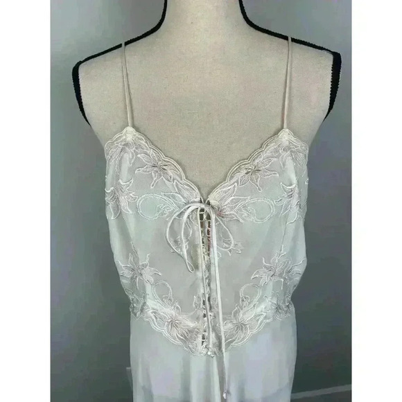 Linea Donatella Babydoll Sheer Lace Front Embroidered Sleeveless Nightgown M/L - Picture 2 of 14